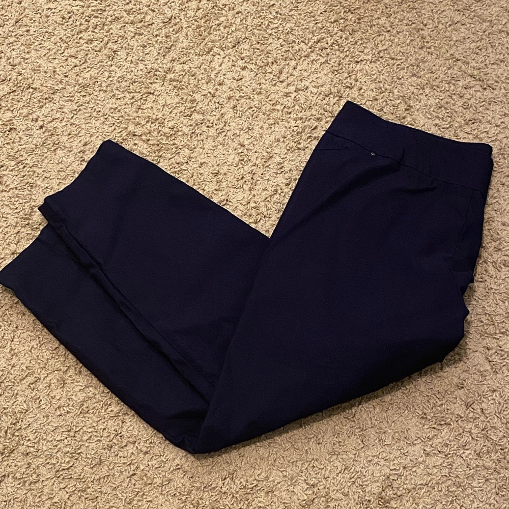 Women Pull On pants